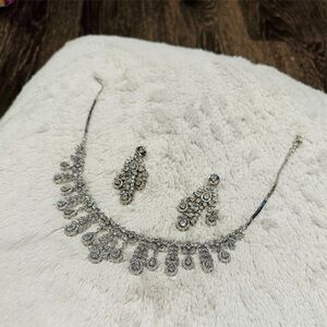 Elegant Silver Necklace and Earring Set